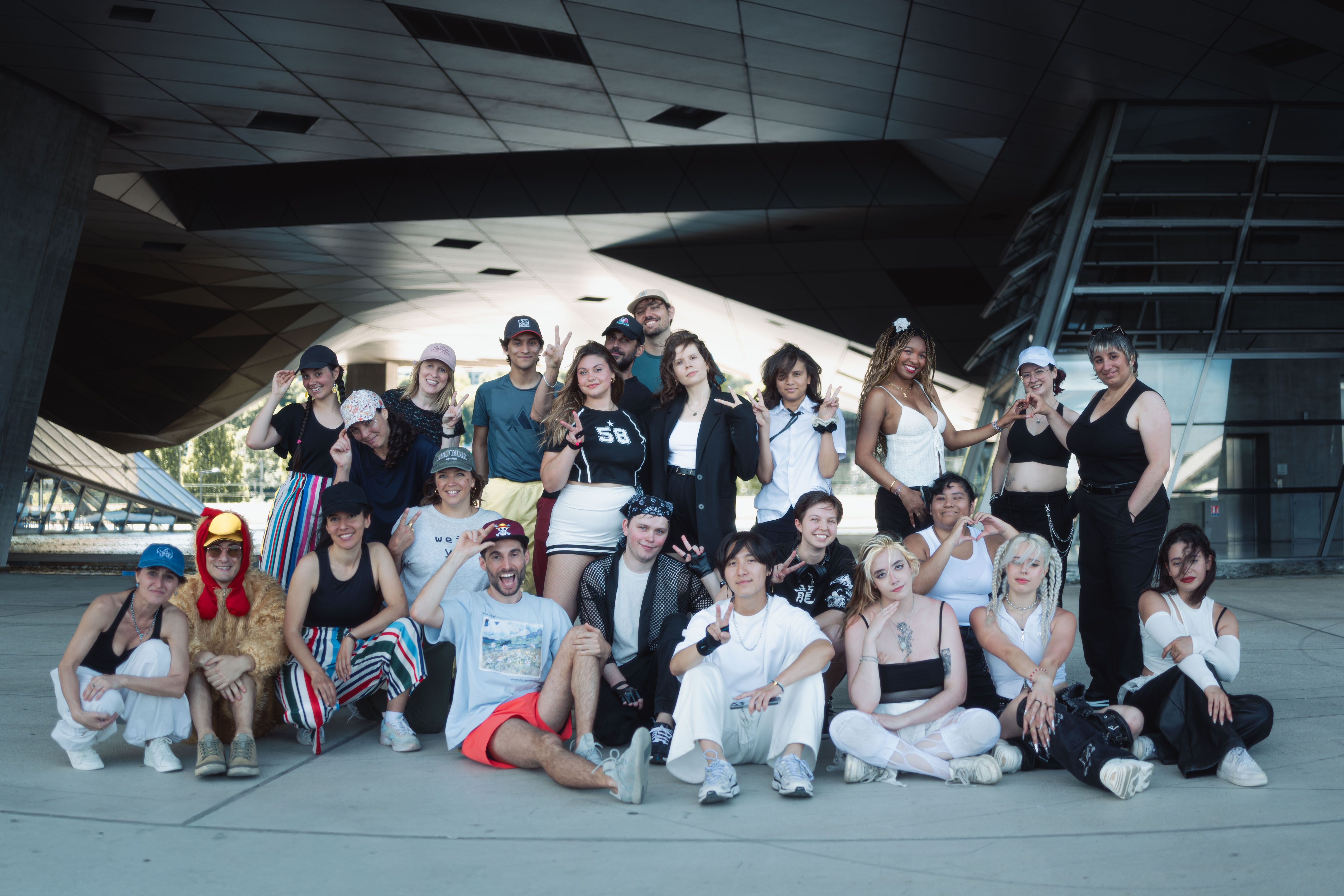 Toute l'école Les Lisières réunie lors du spectacle de fin d'année à Lyon